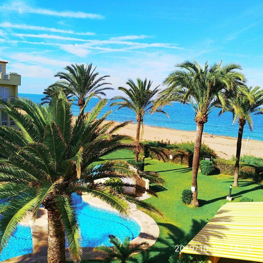 Estupendo Apartamento En Primera Linea De Playa Y Con Vistas Al Mar Denia Zewnętrze zdjęcie