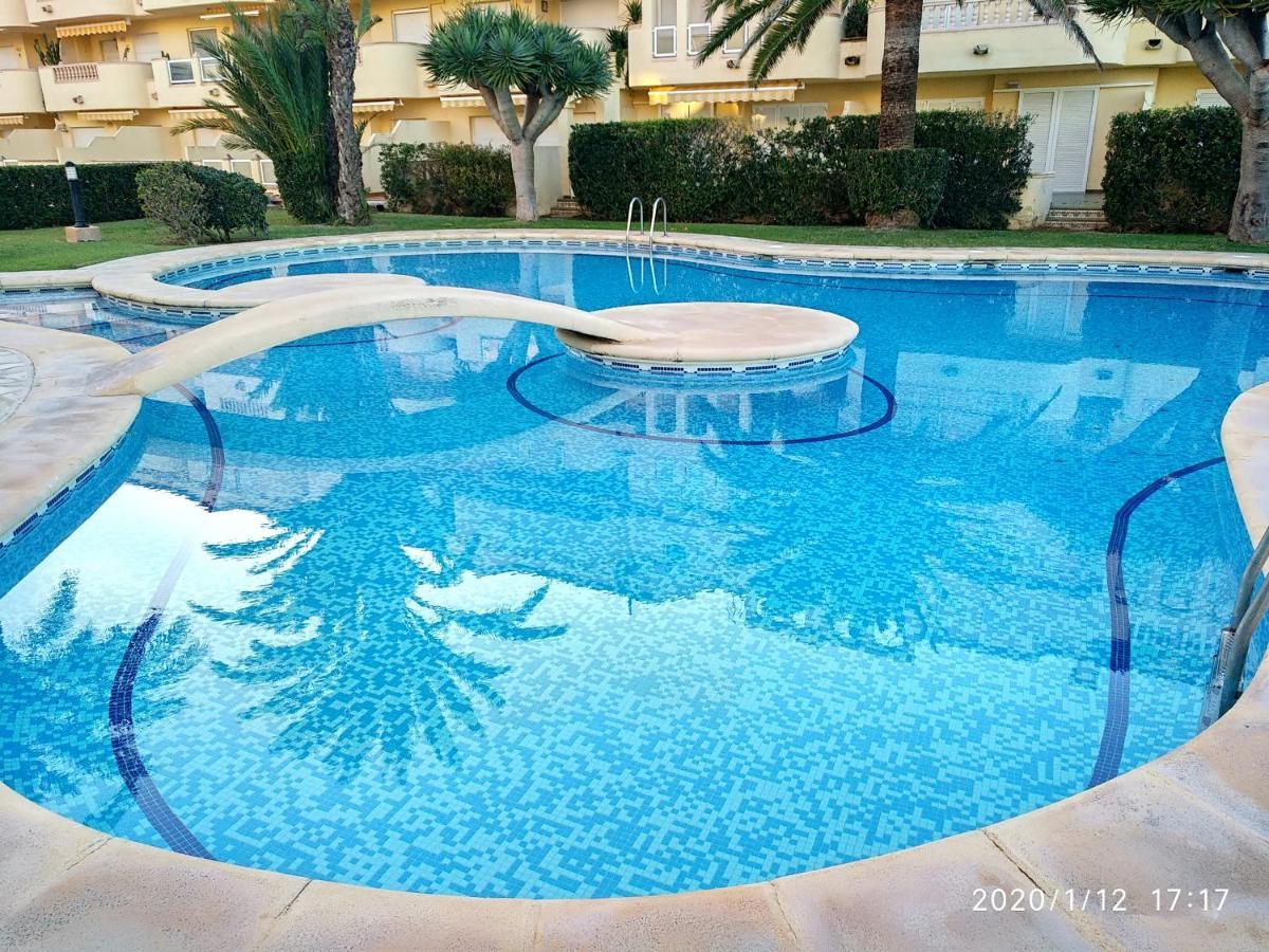 Estupendo Apartamento En Primera Linea De Playa Y Con Vistas Al Mar Denia Zewnętrze zdjęcie
