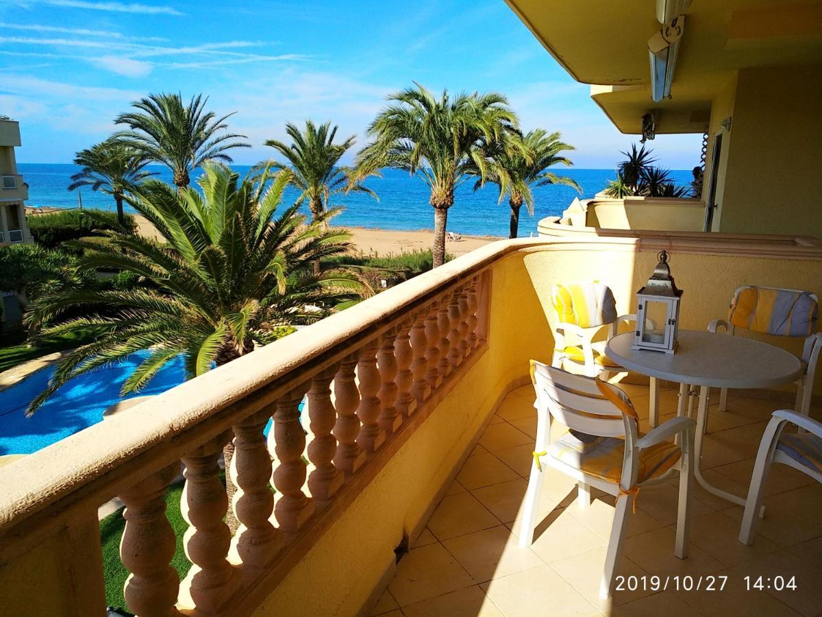Estupendo Apartamento En Primera Linea De Playa Y Con Vistas Al Mar Denia Zewnętrze zdjęcie