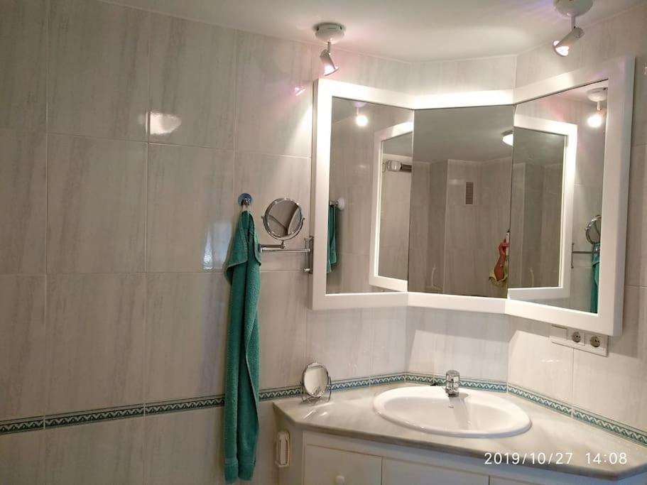 Estupendo Apartamento En Primera Linea De Playa Y Con Vistas Al Mar Denia Zewnętrze zdjęcie