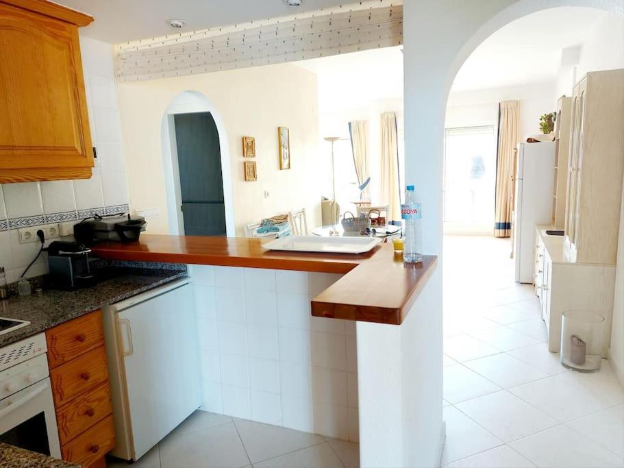 Estupendo Apartamento En Primera Linea De Playa Y Con Vistas Al Mar Denia Zewnętrze zdjęcie